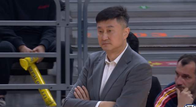 开云官网-就这怎么冲冠？2场硬仗狂输71分，广东暴露短板，杜锋需做4点调整